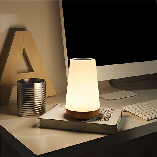 lampe tactile sur bureau travail