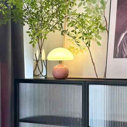 lampe champignon acrylique dans une entree