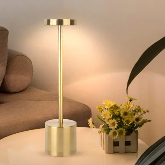 lampe de table sans fil moderne sur table salon