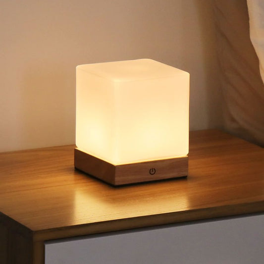 lampe de table sans fil sur bureau