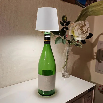 lampe de table tactile sur bouteille